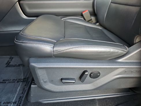 Used 2025 Ford Expedition Platinum w/ Driver's Package image 18