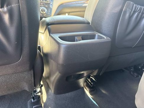 Used 2017 Hyundai Santa Fe Limited AWD/4WD image 16