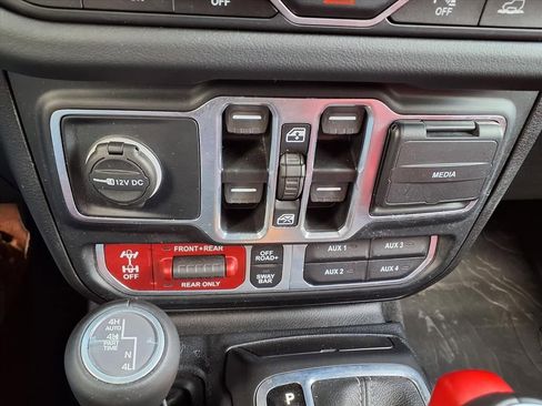 Used 2024 Jeep Wrangler Unlimited Rubicon 392 image 17