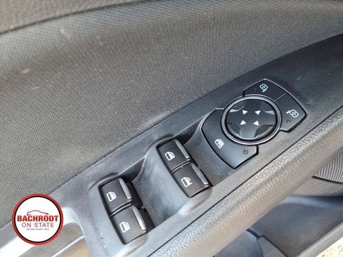 Used 2020 Ford Fusion SE FWD image 16