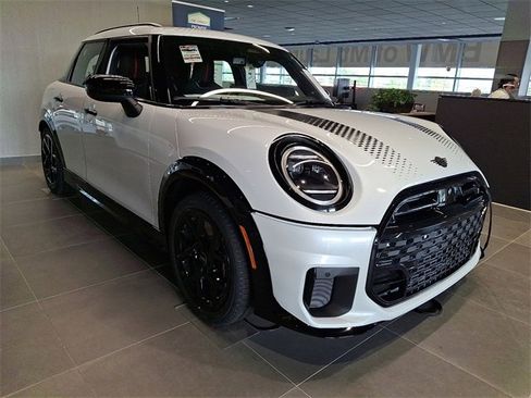 New 2026 MINI Cooper S image 2