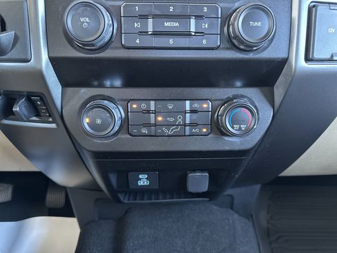 Used 2020 Ford F250 XLT w/ XLT Value Package RWD image 34