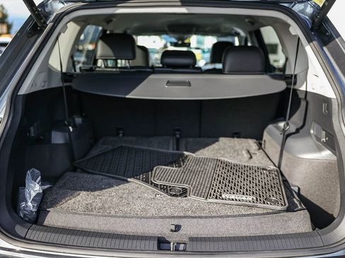 Used 2022 Volkswagen Tiguan SE image 33