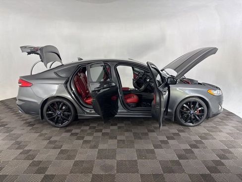 Used 2020 Ford Fusion SE FWD image 15