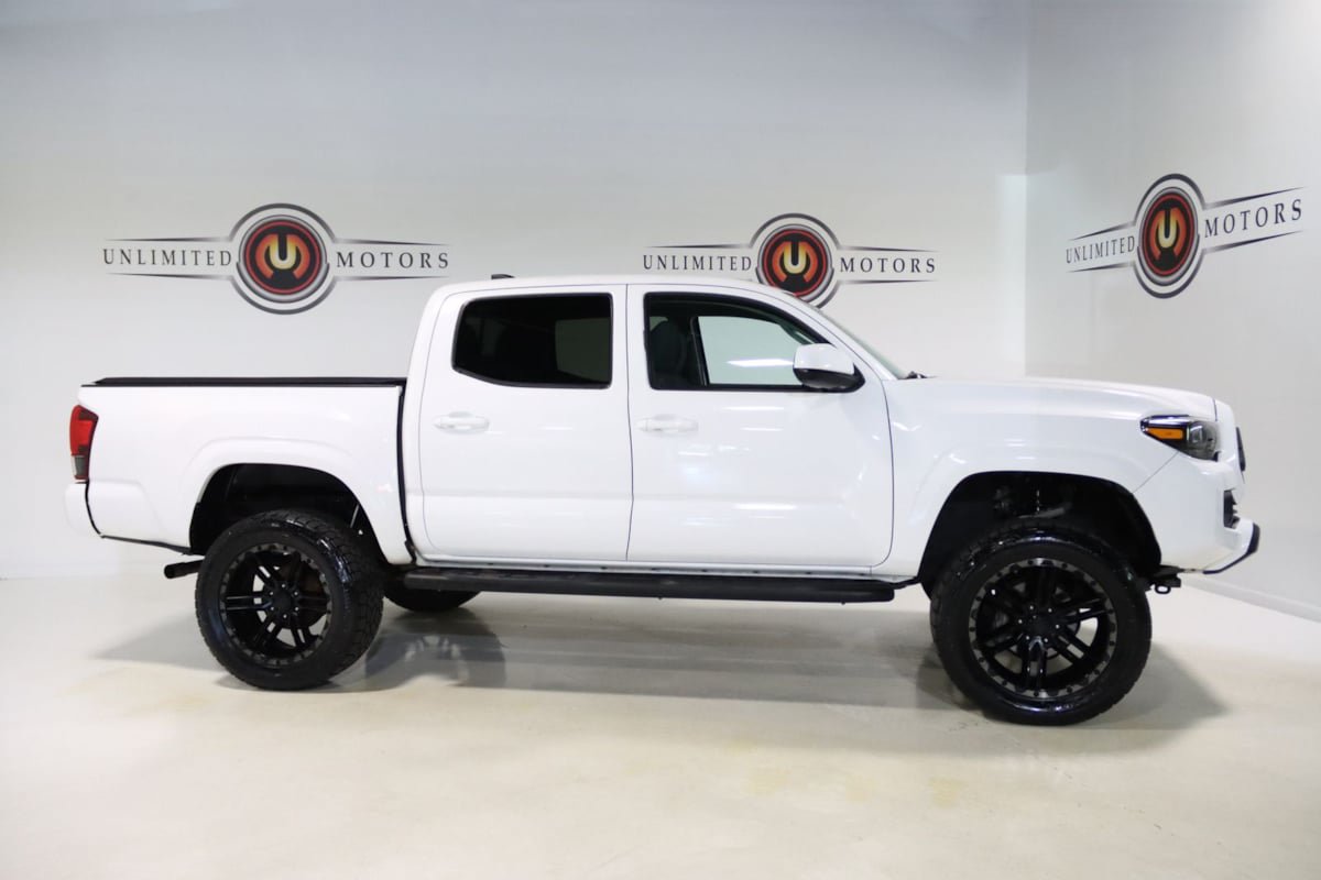Used 2020 Toyota Tacoma SR AWD/4WD image 30