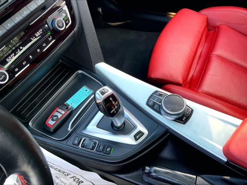 Used 2018 BMW 330e w/ Premium Package RWD image 14