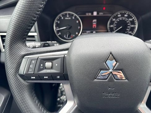 Used 2025 Mitsubishi Outlander SE AWD/4WD image 22
