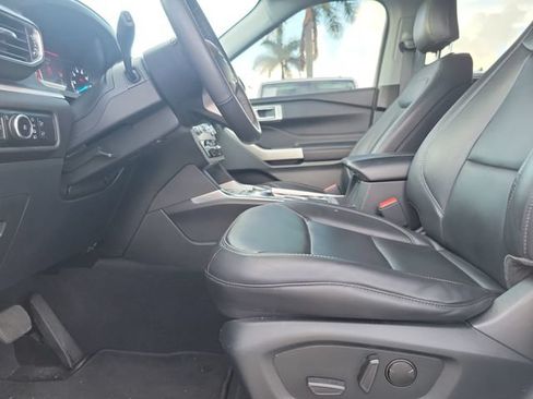 Used 2023 Ford Explorer XLT w/ Equipment Group 202A RWD image 22
