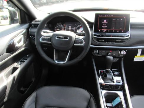 New 2026 Jeep Compass Latitude image 12