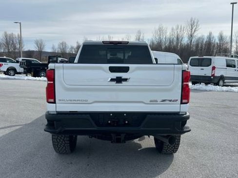 New 2026 Chevrolet Silverado 2500 ZR2 image 4