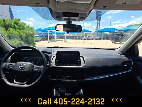 Used 2025 Nissan Rogue SV FWD image 20