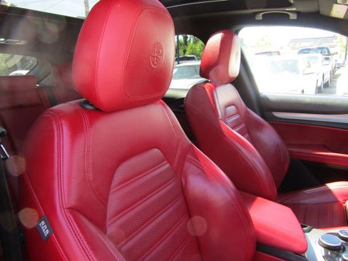 Used 2019 Alfa Romeo Stelvio Ti Sport w/ Quick Order Package 22S Sport AWD/4WD image 13