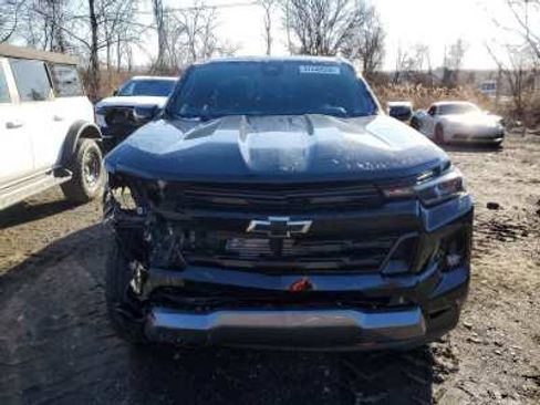 Used 2024 Chevrolet Colorado Z71 w/ Z71 Convenience Package 2 AWD/4WD image 2