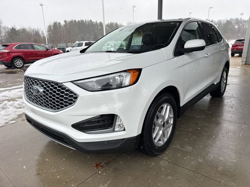 Certified 2023 Ford Edge SEL w/ Convenience Package image 3