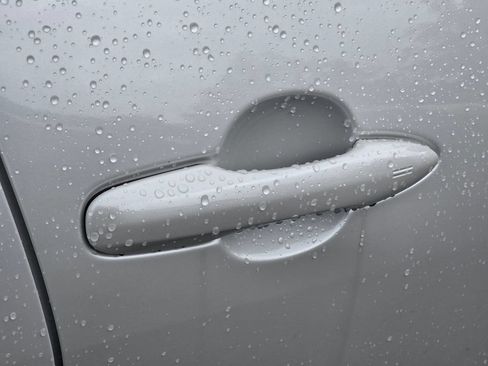 Certified 2021 Toyota Prius FWD image 17