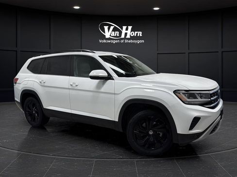 Used 2022 Volkswagen Atlas SE w/ Black Wheel Package FWD image 1