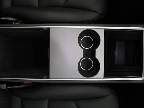Used 2024 Tesla Model Y Performance AWD/4WD image 19