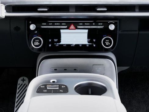 New 2026 Hyundai Ioniq 9 Calligraphy AWD/4WD image 16