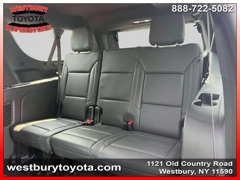 Used 2025 Chevrolet Suburban Z71 AWD/4WD image 19