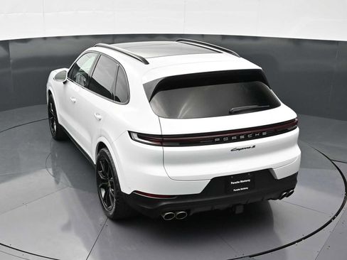Certified 2024 Porsche Cayenne S AWD/4WD image 33
