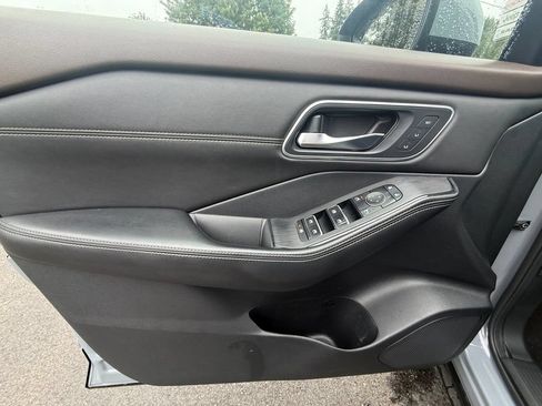 Used 2023 Nissan Rogue Platinum w/ Platinum Premium Package AWD/4WD image 12