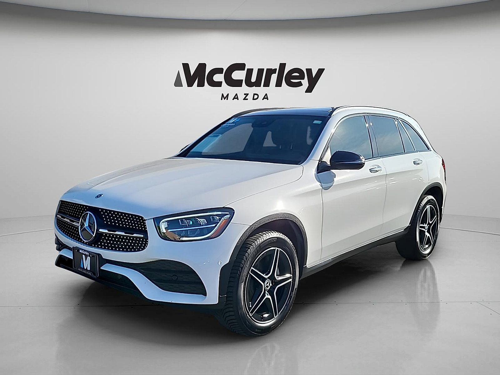Used 2022 Mercedes-Benz GLC 300 4MATIC image 3