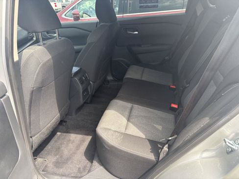 Used 2025 Nissan Rogue SV FWD image 14