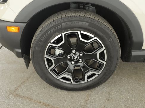 Used 2025 Ford Bronco Sport Outer Banks w/ Outer Banks Tech Package+ image 5