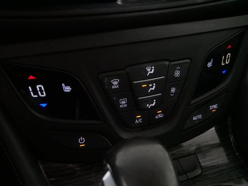 Used 2017 Buick Envision Essence AWD/4WD image 24