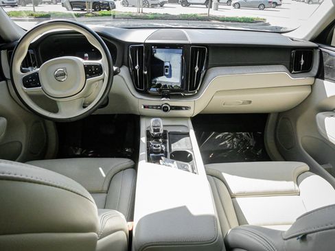 Used 2022 Volvo XC60 B5 Inscription w/ Advanced Package FWD image 29