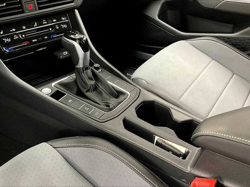 New 2025 Volkswagen Jetta SE image 10