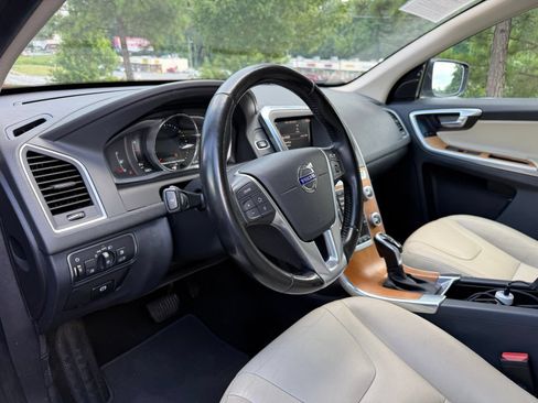 Used 2017 Volvo XC60 T6 Inscription w/ Climate Package AWD/4WD image 22