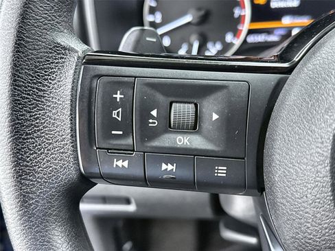 Used 2023 Nissan Rogue SV image 15
