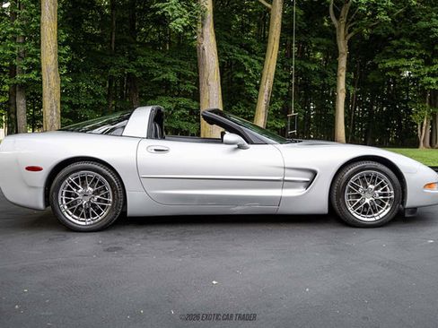 Used 1999 Chevrolet Corvette Coupe w/ Performance Handling Pkg RWD image 9