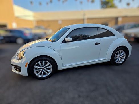 Used 2017 Volkswagen Beetle 1.8T Classic FWD image 5