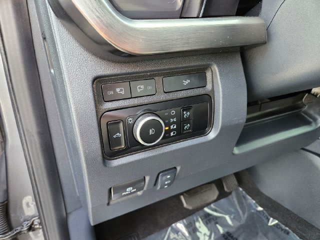 Used 2024 Ford F350 Lariat w/ Lariat Ultimate Package AWD/4WD image 28