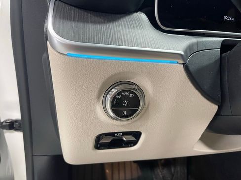 Used 2026 Mercedes-Benz C 300 4MATIC Sedan image 19