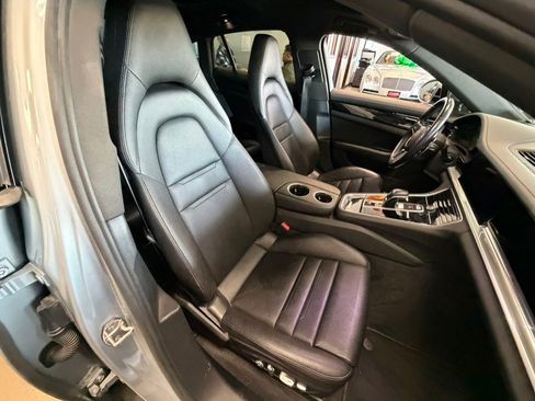Used 2019 Porsche Panamera 4 image 53