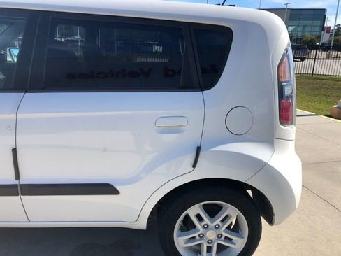 Used 2010 Kia Soul + image 14