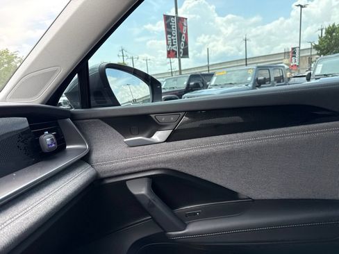Used 2025 Volkswagen Tiguan S FWD image 23