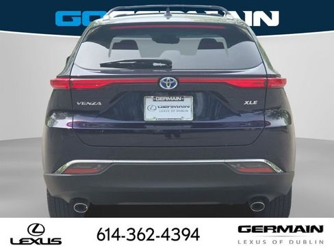 Used 2023 Toyota Venza XLE AWD/4WD image 10