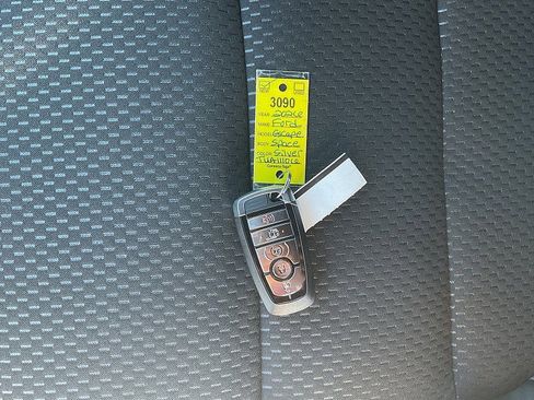 New 2026 Ford Escape ST-Line w/ Cold Weather Package image 28