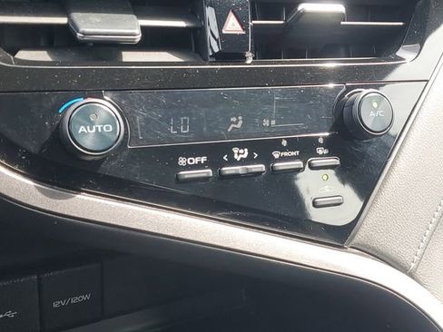 Used 2023 Toyota Camry SE AWD/4WD image 25