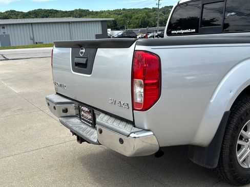 Used 2014 Nissan Frontier SV w/ SV Value Truck Package AWD/4WD image 13