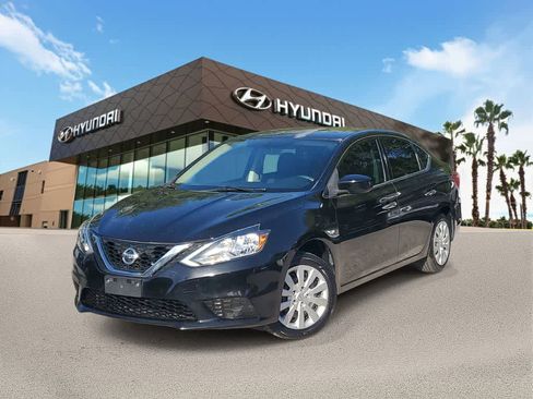 Used 2017 Nissan Sentra SV image 1