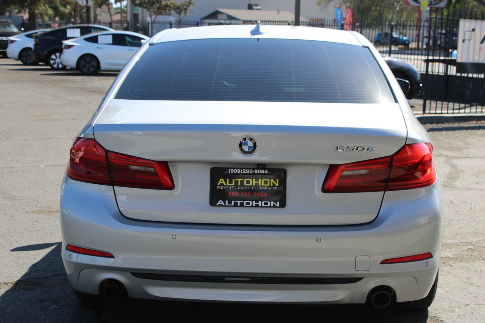 Used 2019 BMW 530e w/ Premium Package RWD image 37