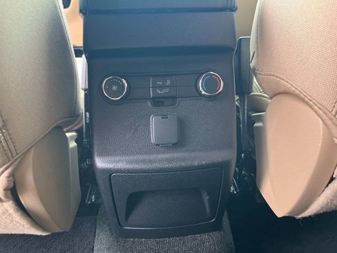 Used 2017 Ford Explorer XLT w/ Class II Trailer Tow Package AWD/4WD image 18