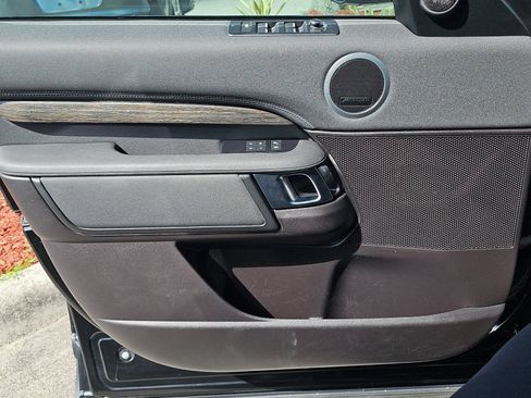 Used 2019 Land Rover Discovery HSE AWD/4WD image 27