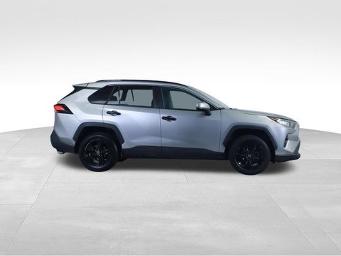 Used 2020 Toyota RAV4 XLE w/ Convenience Package FWD image 13