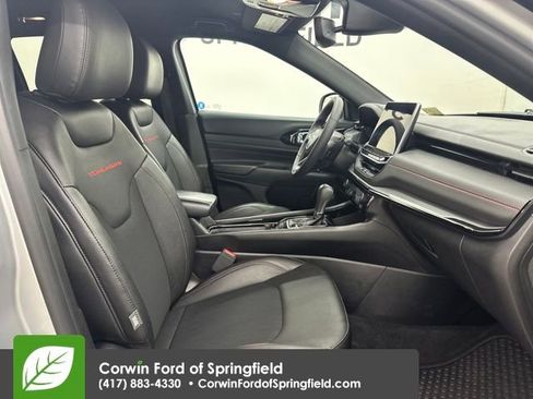 Used 2024 Jeep Compass Trailhawk image 9